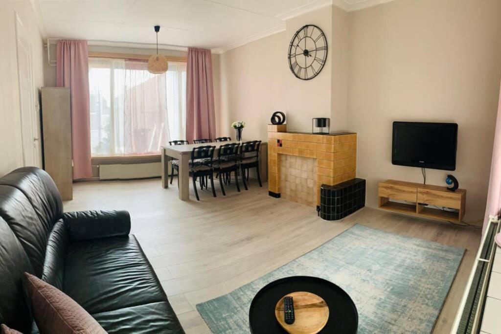 Cosy House In The Heart Of The Center! Oostburg Exterior foto